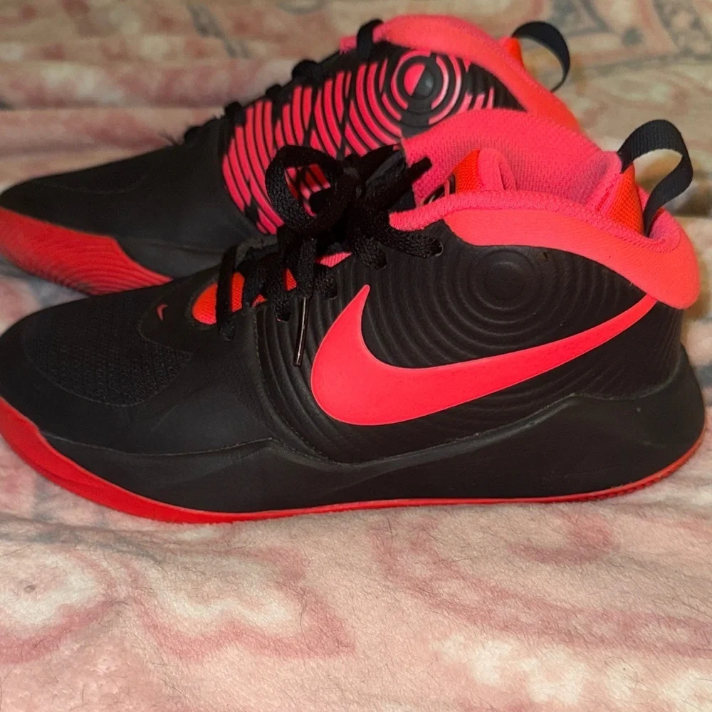 Nike Kids' Black and Neon Pink Basketball Sneakers